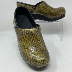 NWT Sanita Gold Bronze Snakeskin Comfort Clog Size 38
